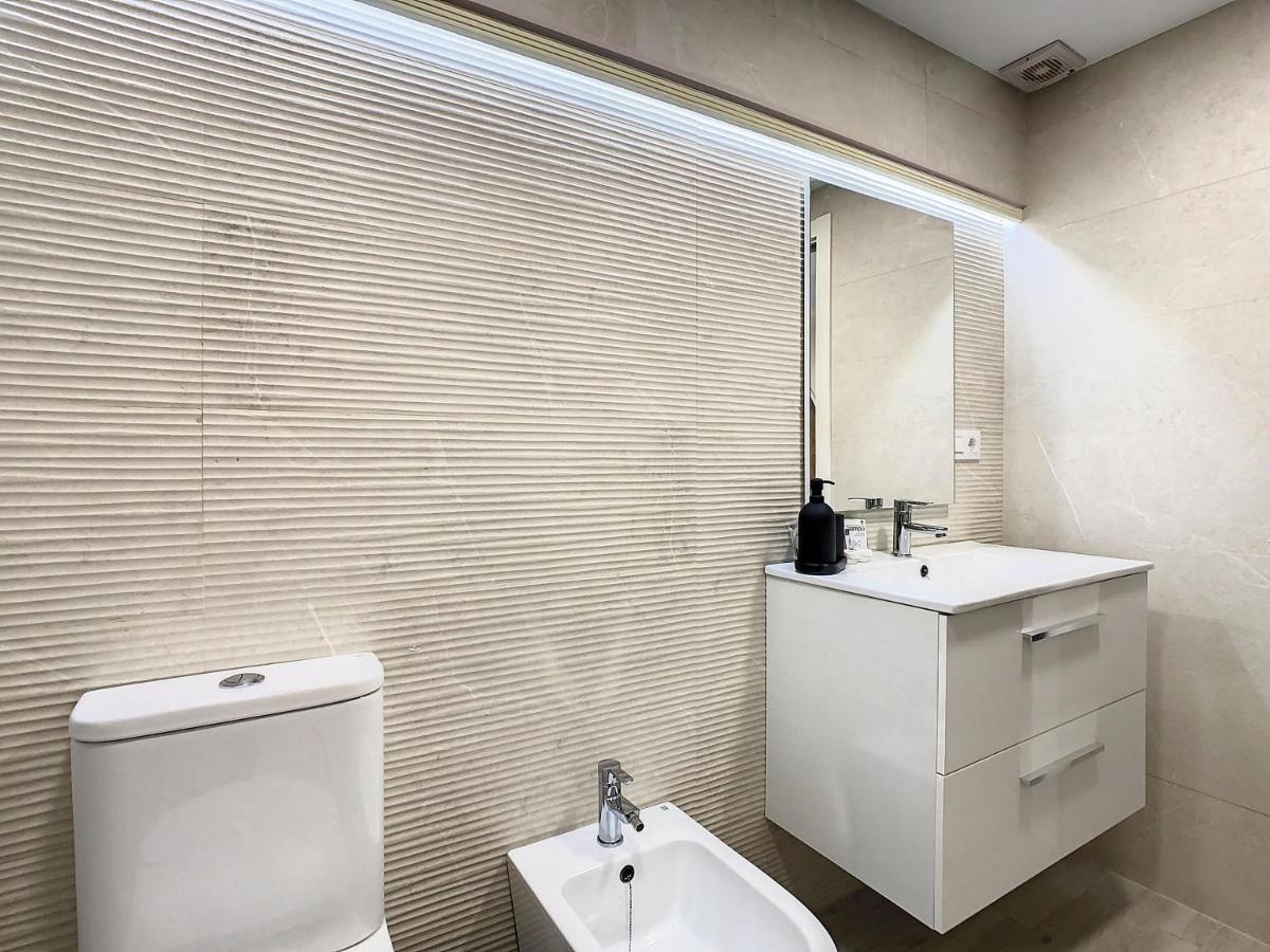 Apartcity Triana Seville Exterior photo