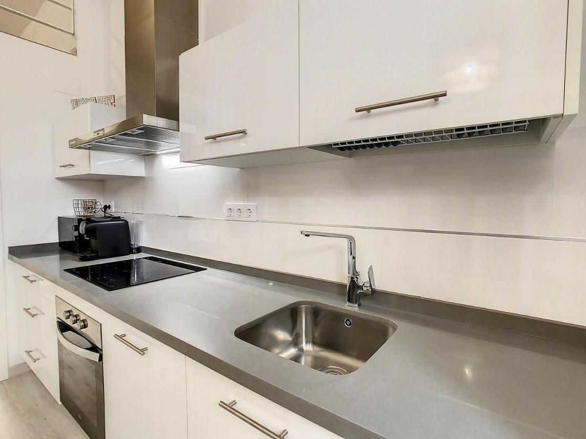 Apartcity Triana Seville Exterior photo